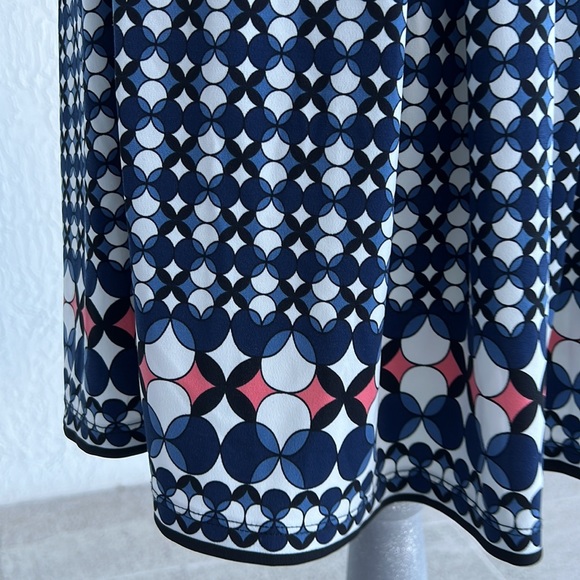 MAX STUDIO Women’s Flared Geometric Pattern Skirt - Picture 4 of 4